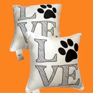 🐾 NWOT! 2 LOVE YOUR PET PILLOWS!! SUPER CUTE, NEUTRAL BLACK & WHITE! 🐾
